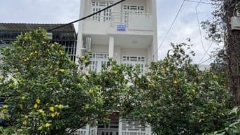 Cho thuê nhà mặt tiền đường nhựa 14m giá rẻ