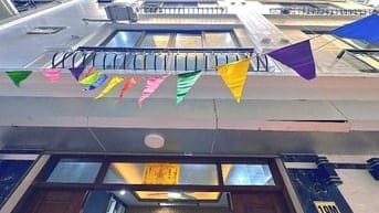 Chính Chủ Bán Gấp Nhà Đẹp Ngõ 218 Lạc Long Quân 30m2 x 5Tầng 7.45 Tỷ.