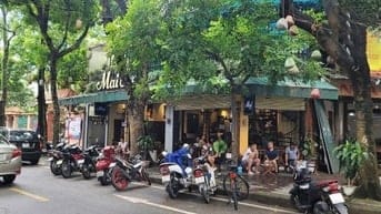 Sang nhượng quán cafe, căn góc mặt tiền hơn 20m, giá thuê cực rẻ