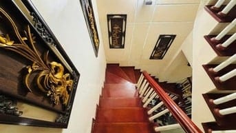 Hoàng Hoa Thám, có nhà bán ô tô tránh, vào nhà, thoáng mát,dân trí cao