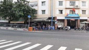 Căn hộ chung cư mặt tiền tầng trệt đường Vũ Huy Tấn kinh doanh sầm uất