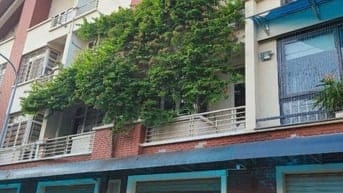 bán nhà phố Làng Việt Kiều 77m2 giá chỉ nhỉnh 26 tỷ, ô tô tránh 
