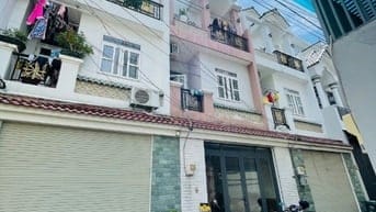 Nhà phố đẹp, sổ sẵn ngay QL13 cũ, Phường Hiệp Bình Phước.