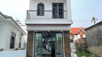 Chính chủ bán nhà 3 tầng hiện đại gần bờ hồ rế ô tô đỗ cửa ngày đê