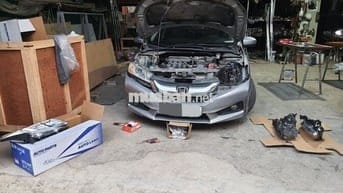 Honda City 2016 cho thuê đèn trước