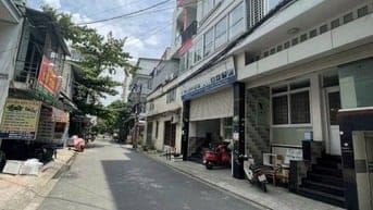 Bán nhà 2 mặt tiền lô góc Phan Văn Sửu 