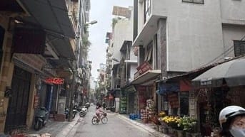 Bán nhà mặt phố đường 800A, Lô góc, Vỉa hè, Kinh doanh sầm uất, 87m2.