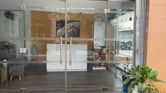 Cho thuê mặt bằng văn phòng Cty ,Góc 2 mặt tiền đường ,đường thông 