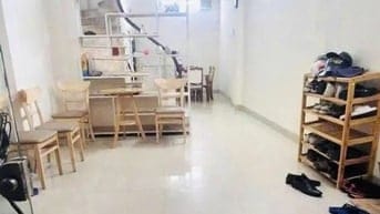 Bán gấp nhà Phố Cầu Giấy, 40m2, 5 tầng dân xây kiên cố, ô tô đỗ cửa