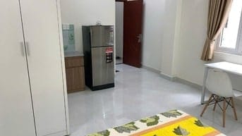  	Căn hộ FULL nội thất, 2 cửa sổ, thoáng mát ở Quận 4