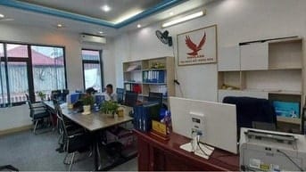 Cho thuê văn phòng số 6 Phạm Tuấn Tài 120m 15tr tháng có thang máy hầm