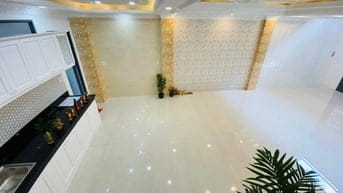Nhà Tôn Thất Thuyết Q4, xe hơi đỗ cổng, 5x20m, 2 tầng, nhỉnh 8 tỷ 