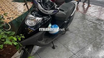 Bán xe Atila màu đen, da xe còn mới bóng.
