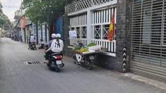 Bán nhà 4 Tầng Dương Đình Hội - Oto vào nhà - 60m2 - Giá tốt chỉ 6.2 