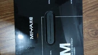 Màu gouche mới mua chưa sử dụng ai cầm thì pass lại với giá 560k