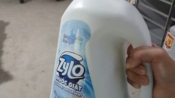 Nước giặt xanh Zylo hương hoa tổng hợp