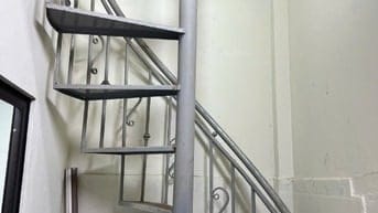 Cho thuê nhà mặt đường ngõ 168 Nguyễn Xiển, DT 15m2/sàn x 4 tầng,