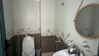 Góc 2MT 147 Ni Sư Huỳnh Liên. 291m2, 7 tầng,thang máy. Thu nhập 312tr
