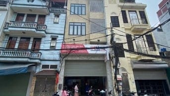 Cho thuê nhà ĐỘI CẤN 62m2 x 7 tầng có THANG MÁY, thoáng trc sau 33tr