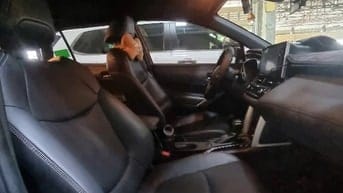 Bán xe Toyota cross hev, màu đỏ, 41000 km.