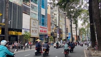 Bán nhà mặt tiền siêu đẹp, trung tâm Q.10, ngay ngã 4 Cao Thắng - 3/2