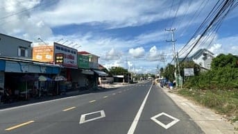 Lô Đất Sát Biển, Mặt Tiền Nhựa, Sẵn Thổ Cư, 10x40 Giá Cực Tốt