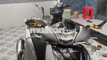 cần bán xe sh 125 nam.xe chính chủ.máy móc còn zin