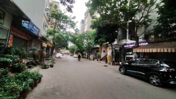 Bán nhà C4 mặt phố Lê Văn Tám Tố Hữu. DT 75m2, mặt tiền 5m. Giá 25 tỷ.