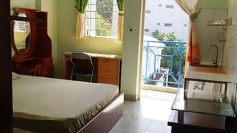 CHO NỬ THUÊ PHÒNG BAN CÔNG CỬA SỔ LỚN GẦN TRUNG TÂM QUẬN 1