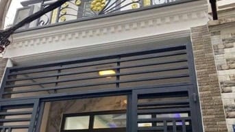 VỀ QUÊ BÁN NHÀ Q12 Đ.NGUYỄN VĂN QUÁ 47.M2 1TỶ420 SHR NHÀ ĐÚC 100%