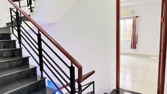 Bán nhà đường Vũ Tùng giáp Quận 1