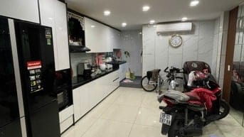 Nhà Ngay Hòa Bình, Giáp Q.11, Hẻm 6M Thông, 52M2, 3 Tầng, Chỉ Hơn 5 Tỷ