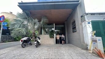 CHO THUÊ TÒA NHÀ VĂN PHÒNG GÓC 2 MT - GẦN VẠN HẠNH MALL
