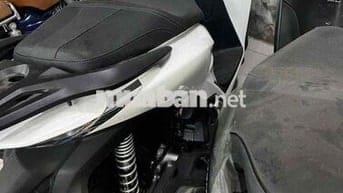 Cần Bán gắp SH 125 đời 2025 mới đi 67km
