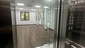 Chính chủ cho thuê toà nhà 6 tầng,Thang Máy tại Lạc Long Quân-Tây Hồ