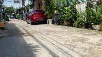 Bán nhà đúc 4 tấm - đường xe hơi 8m thông - Gần giáo xứ Đông Quang