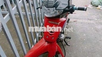 Weve em nho đang đi lai êm ru ko tien đông la