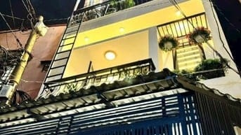 51m2! Giáp sân bay! Oto đỗ cửa! Bán nhà Quang Trung, P10. Ngay Vincom.