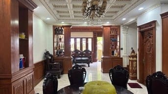 bán biệt thự đường lê quốc trinh DT 8x19 đúc 1 trệt 1 lửng 3 lầu 