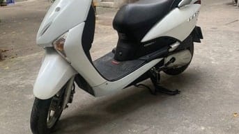 Cần bán xe Honda Lead 110cc kim phun điện tử, màu trắng