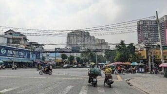 Nhà phố mặt đường Nguyễn Lương Bằng Quận 7, Ngang hơn 5 m chỉ 13 tỷ.