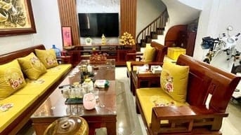 11,8 tỷ. 65m , 6 tầng xây mới thang máy. Mời bà con bấm chuông.