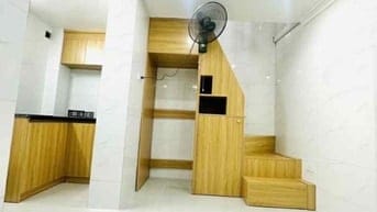 Nhà TT Hai Bà Trưng, 3 bước ra mặt phố Trần Xuân Soạn, ô tô đỗ cổng