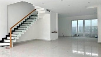 Nhà 3 lầu ngang 7m mặt tiền đường 30m