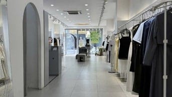 Chủ cần bán nhà Mp Hàng Gai, Q Hoàn Kiếm, Dt 260 m x 2 T, Mt 6 m, 18ty