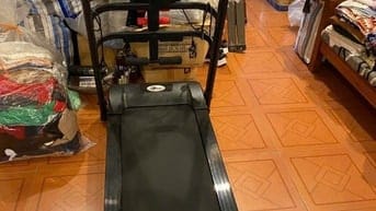 Cần bán máy chạy bộ mới mua vài tháng, máy còn rất mới, rất ít sử dụng