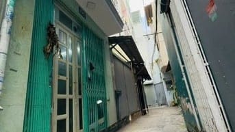 3,88tỷ hẻm đặng chất cách mt 20 mét 1 lầu 2pn 3,5 x 11 SHR hoàn công 