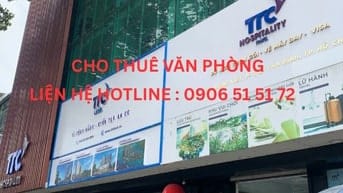 Cho thuê nhanh tòa nhà văn phòng giá cực sốc tại trung tâm quận Bình