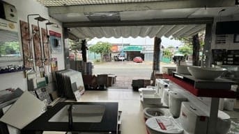 CẦN SANG NHƯỢNG CỬA HÀNG GÓC 2 MẶT TIỀN CỰC ĐẸP – NGANG 12M, VỊ TRÍ ĐẮ