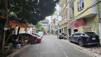 Mảnh đất Mặt Ngõ 279 phố Đội Cấn giá 48 tỷ, 240m2. MT 10m.